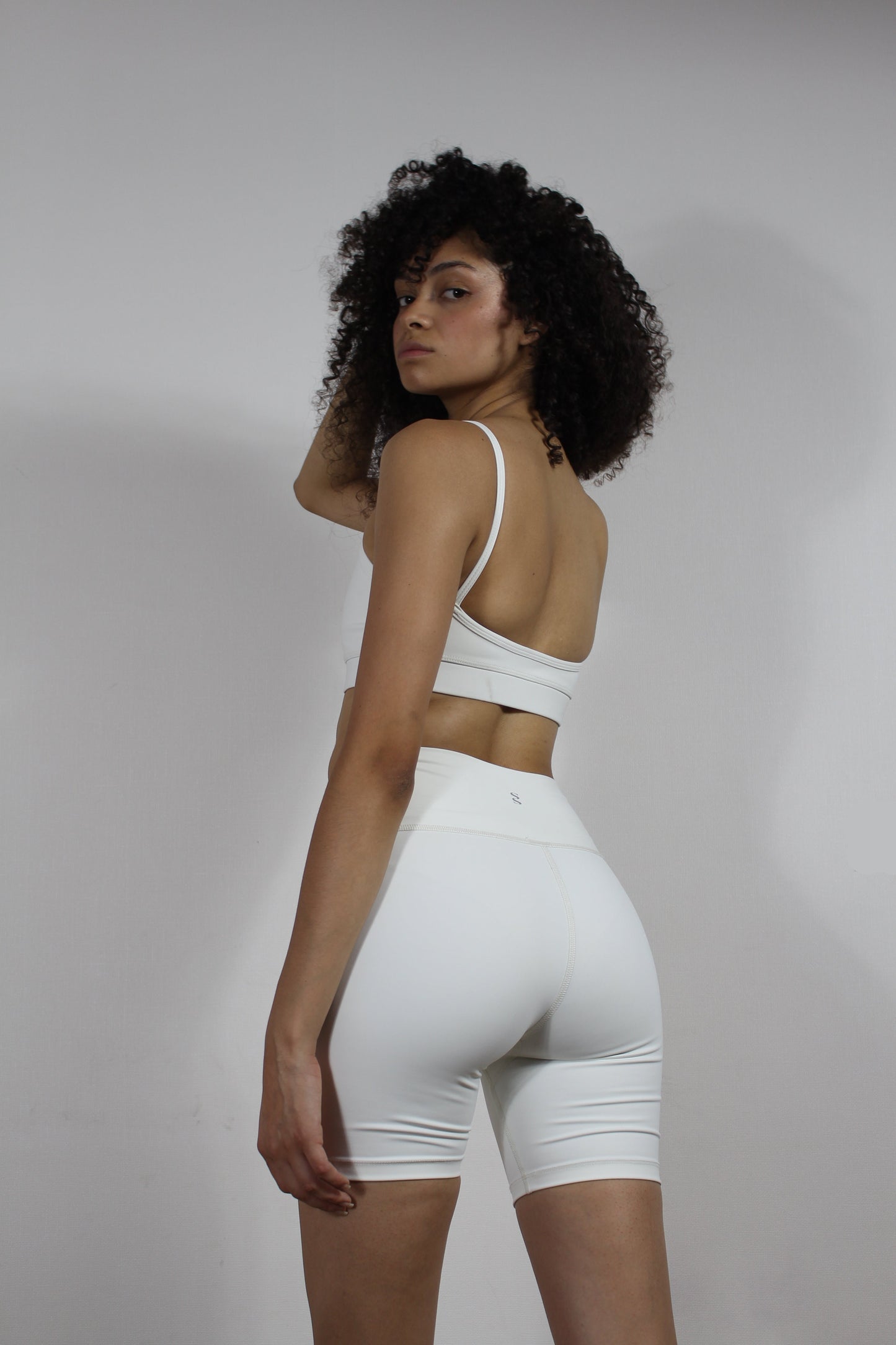 Top Regina Chantilly